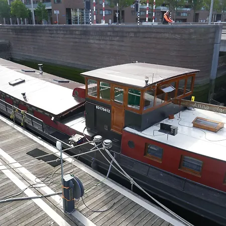 Boathotel Anna アパートホテル ロッテルダム