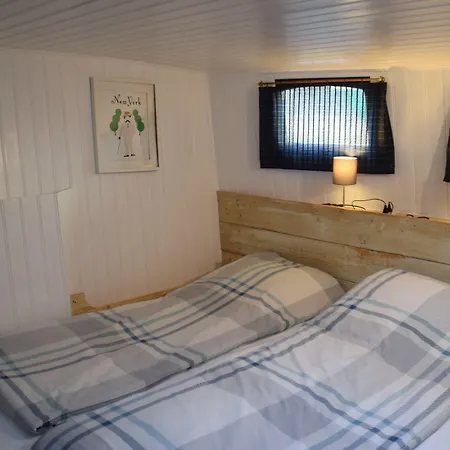 アパートホテル Boathotel Anna