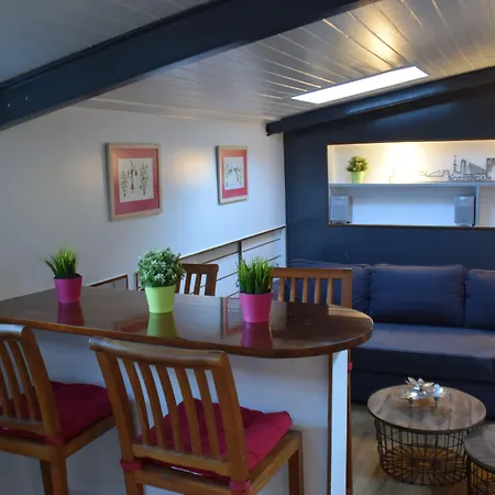 Boathotel Anna Lägenhetshotell 3*