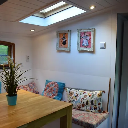 Boathotel Anna شقة فندقية 3*