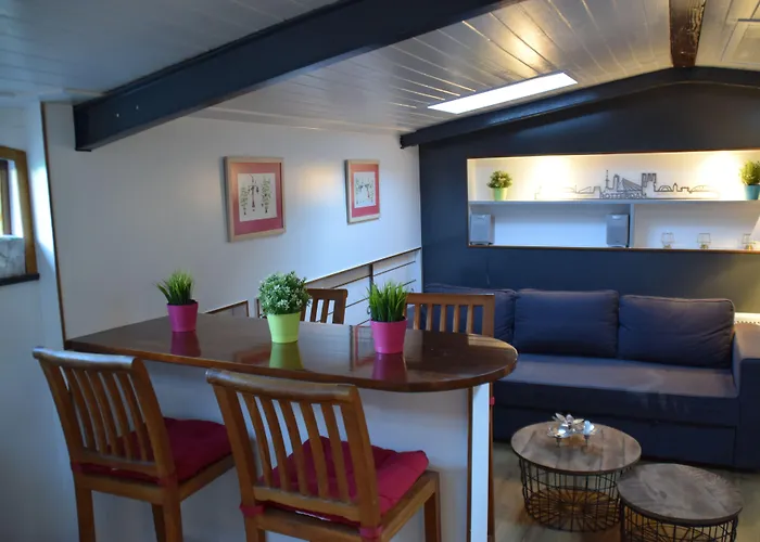 Boathotel Anna Apart Otel 3*